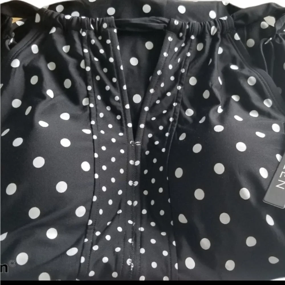 Jantzen Tummy control Black & White SZ 14 Swimsuit